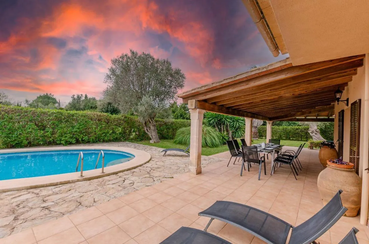 Yourhouse Can Escandeu Pollenca Spain